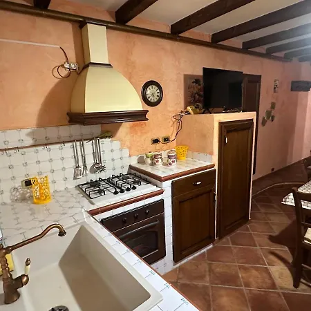 Apartment Charme Rustico 70 Mt From The Beach, Starlink