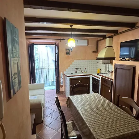 Charme Rustico 70 Mt From The Beach, Starlink * Cefalu